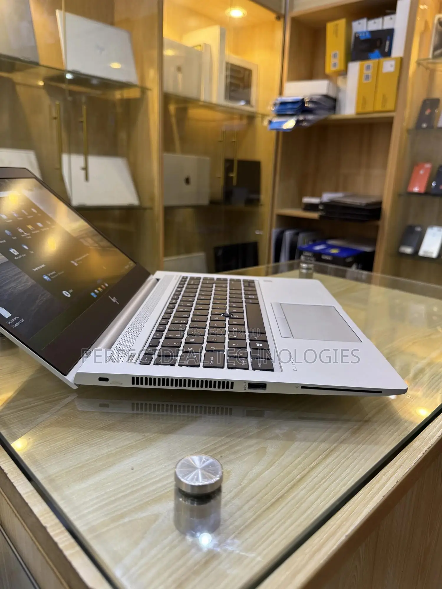 New Laptop HP EliteBook 745 G5 8GB AMD Ryzen 5 SSD 256GB