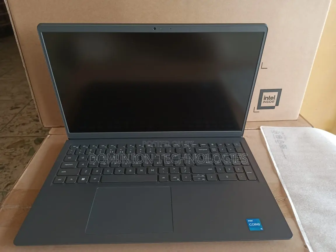 New Laptop Dell Vostro 3520 4GB Intel Core I5 SSD 256GB