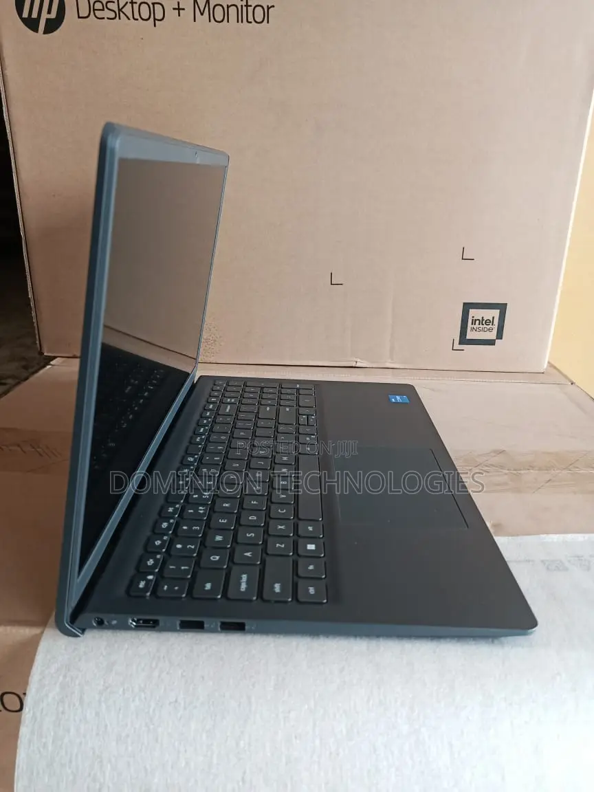New Laptop Dell Vostro 3520 4GB Intel Core I5 SSD 256GB