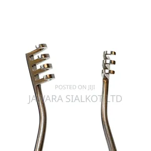 Self Retaining Retractor