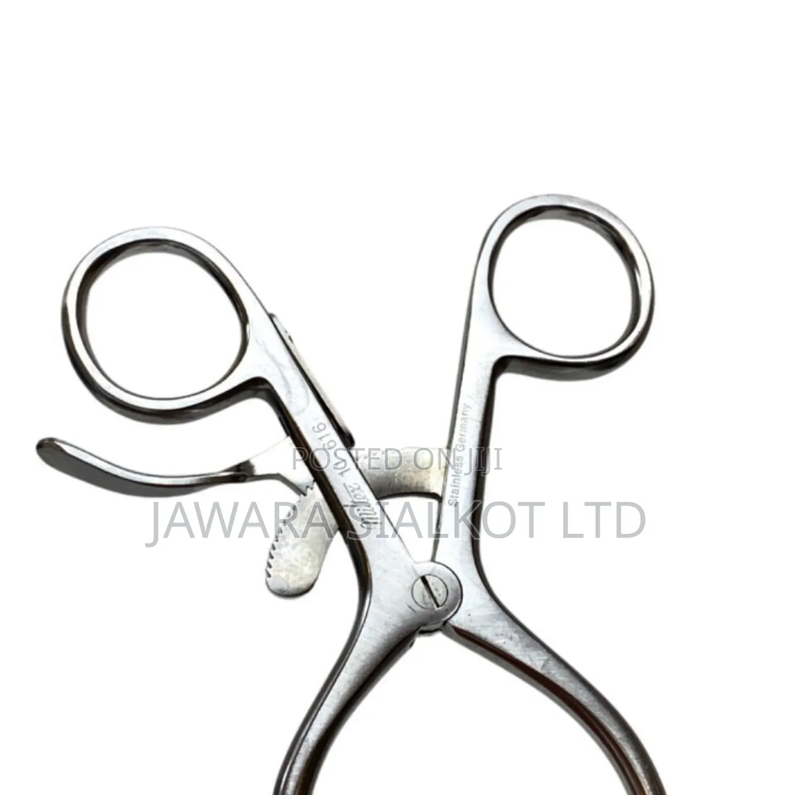 Self Retaining Retractor