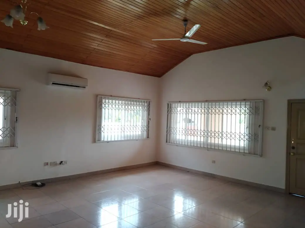 3bdrm House in Bronko Housing, Accra Metropolitan for rent