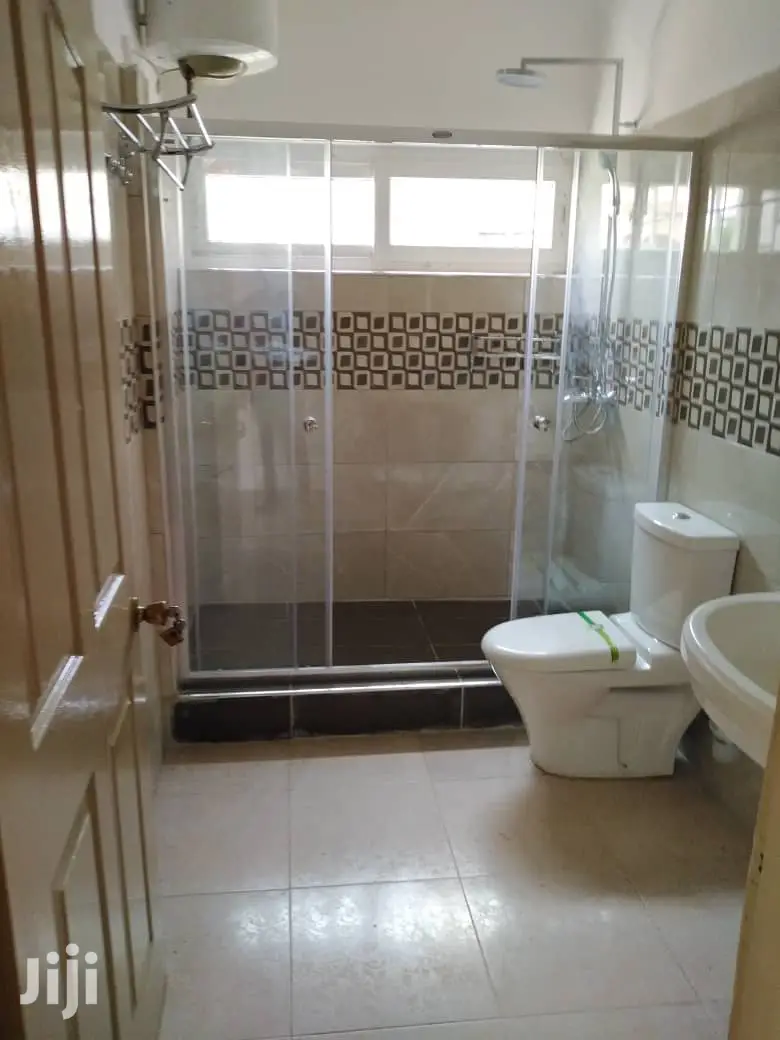 3bdrm House in Bronko Housing, Accra Metropolitan for rent
