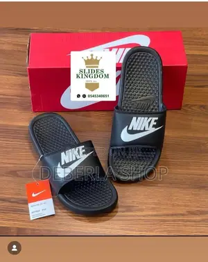 Nike Benassi Slides
