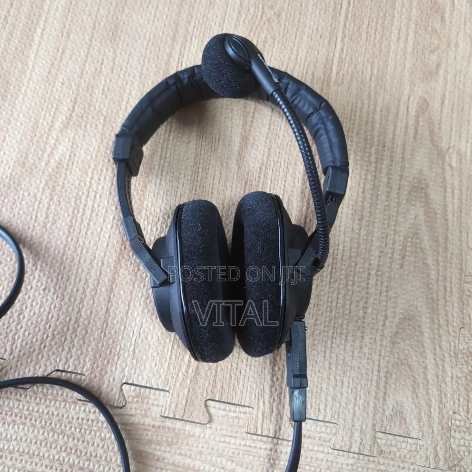 Broadcasting Headphones