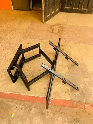 Perfect View, Every Time:Adjustable TV Mount for 32"-70" TVS