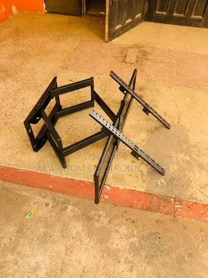 Space-Saving Viewing Solution:Adjustable 32”-70” TV Mount