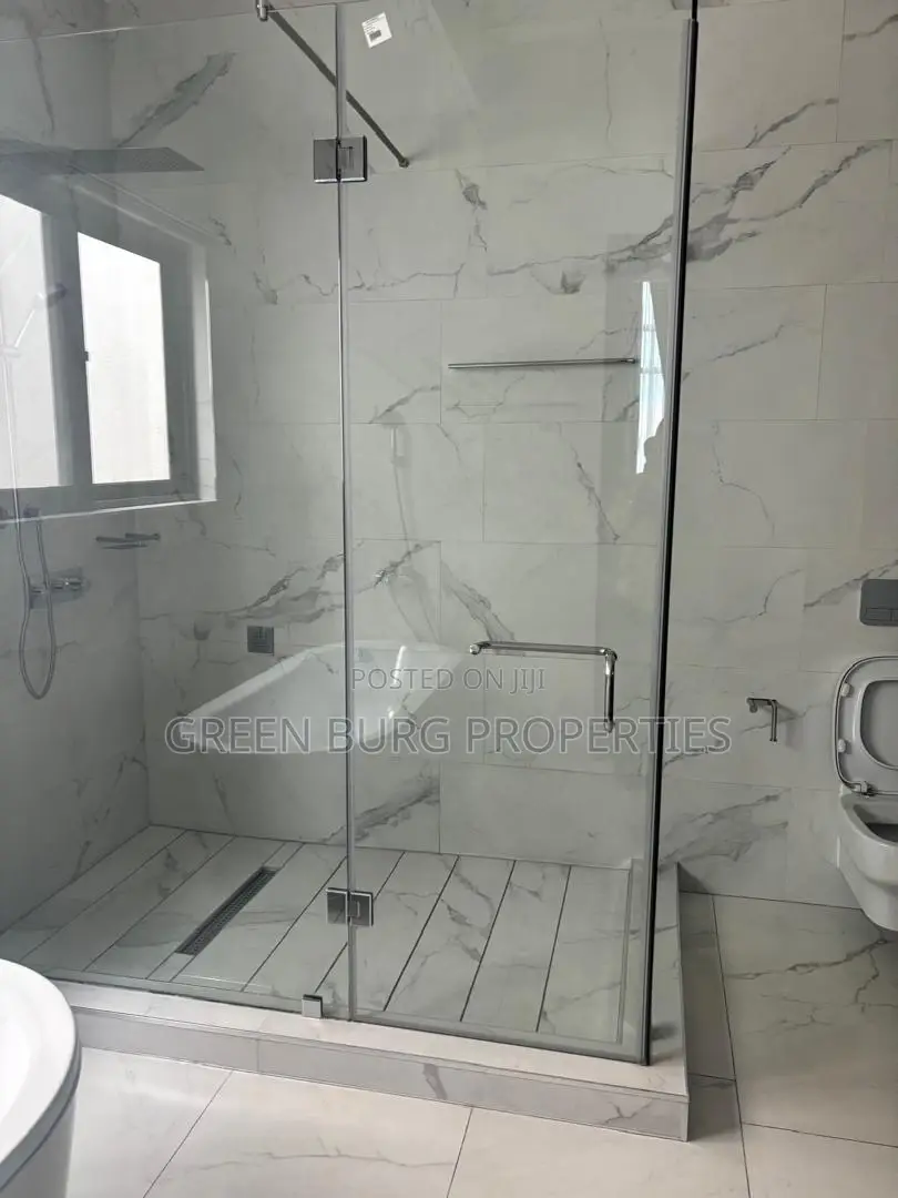 5bdrm House in East Legon for rent