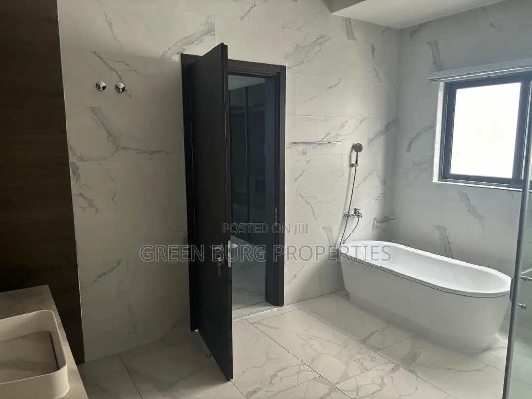 5bdrm House in East Legon for rent