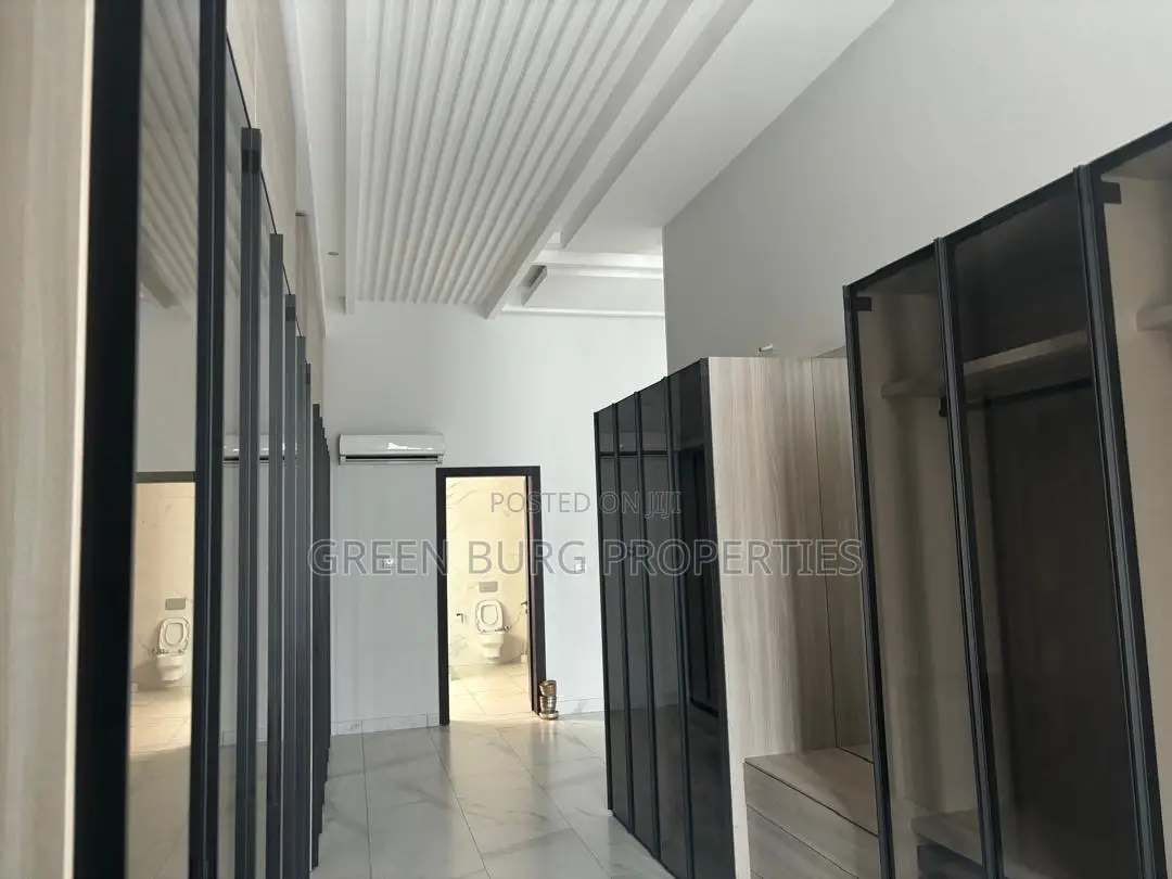 5bdrm House in East Legon for rent