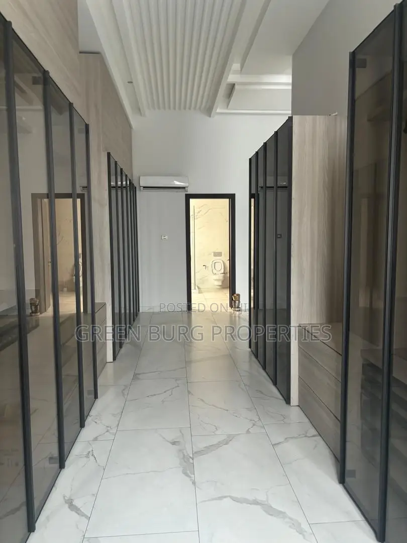 5bdrm House in East Legon for rent