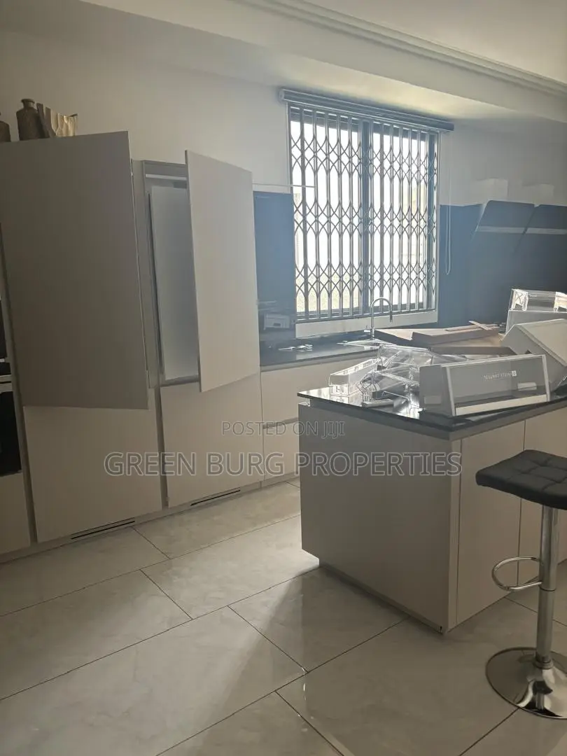 5bdrm House in East Legon for rent