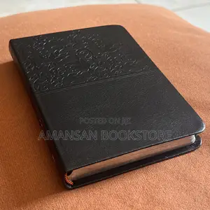 Holman NKJV Compact Ultrathin Bible (Small, Black Leather)