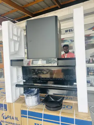 Quality Sleek. Kenwood 90cm T Shape Extractor.