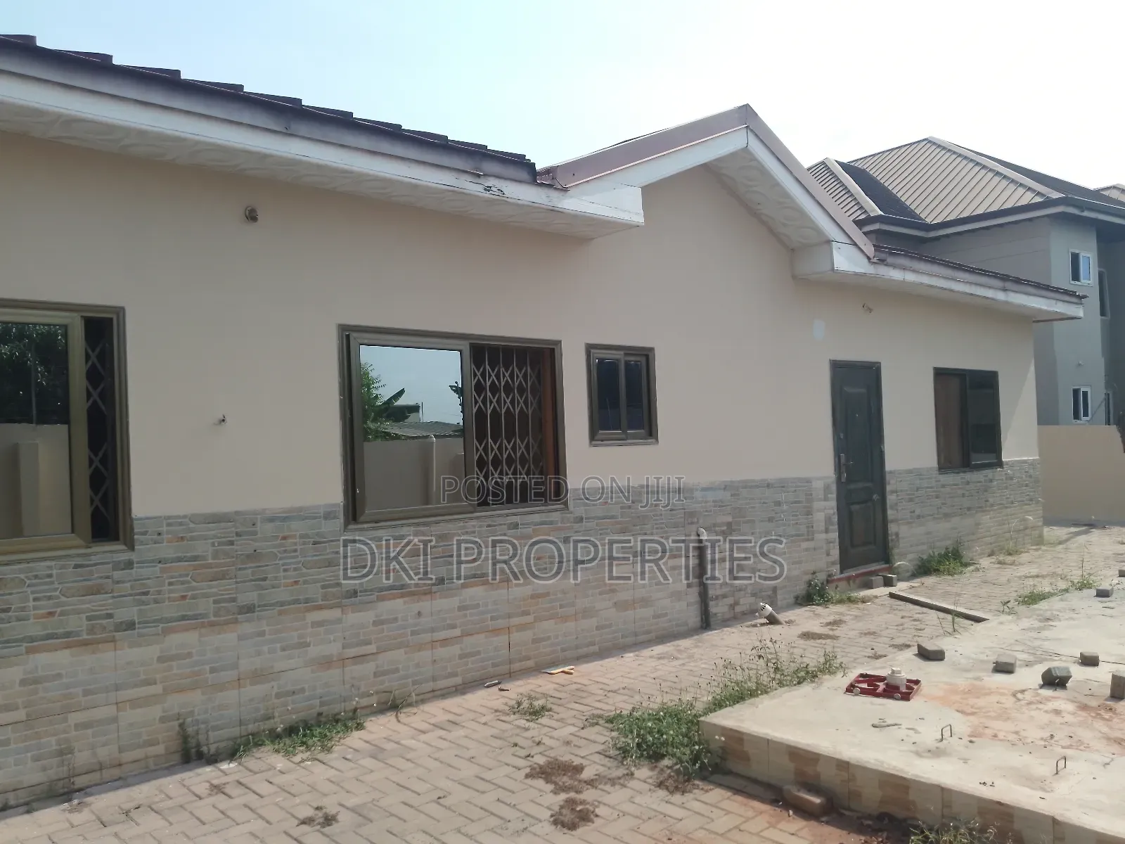 3bdrm House in Dki Properties, Valley View Area for rent
