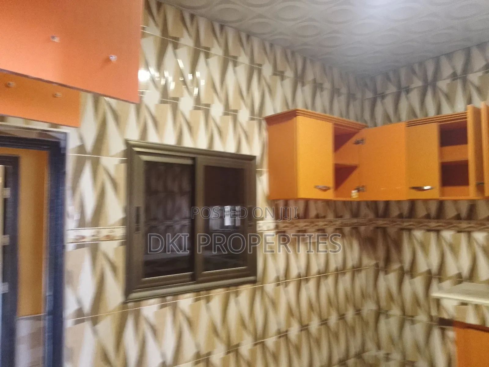 3bdrm House in Dki Properties, Valley View Area for rent