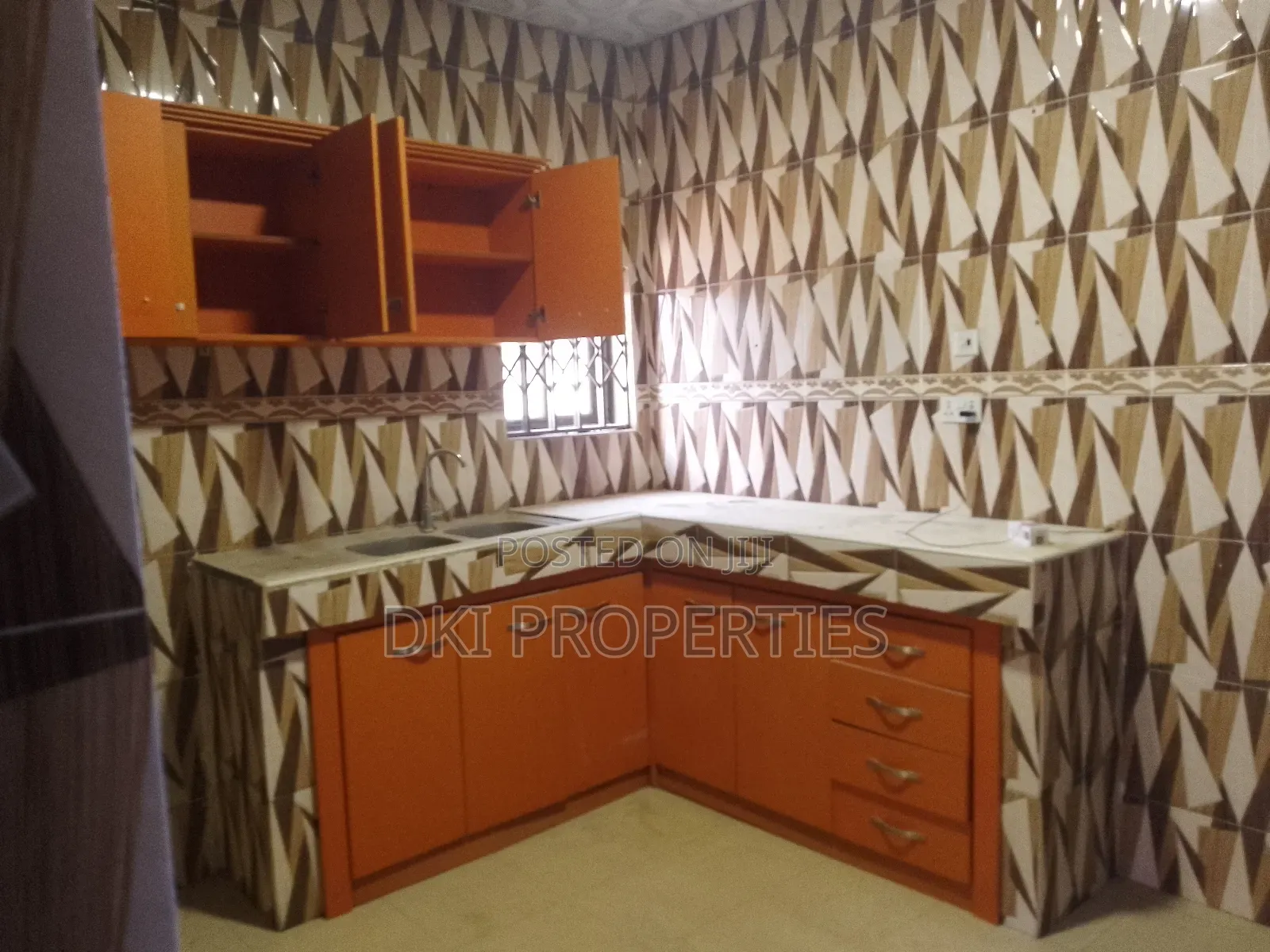 3bdrm House in Dki Properties, Valley View Area for rent