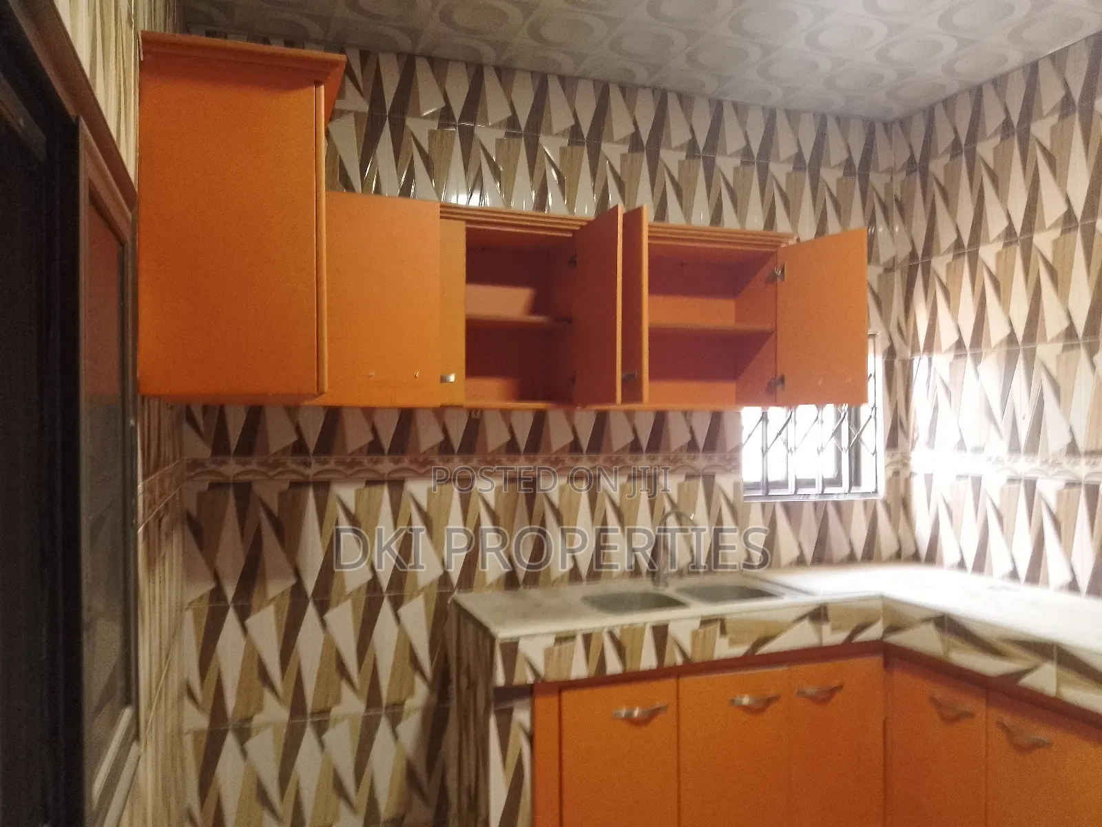 3bdrm House in Dki Properties, Valley View Area for rent