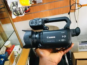 Canon XA25: Power, Professional Workflow