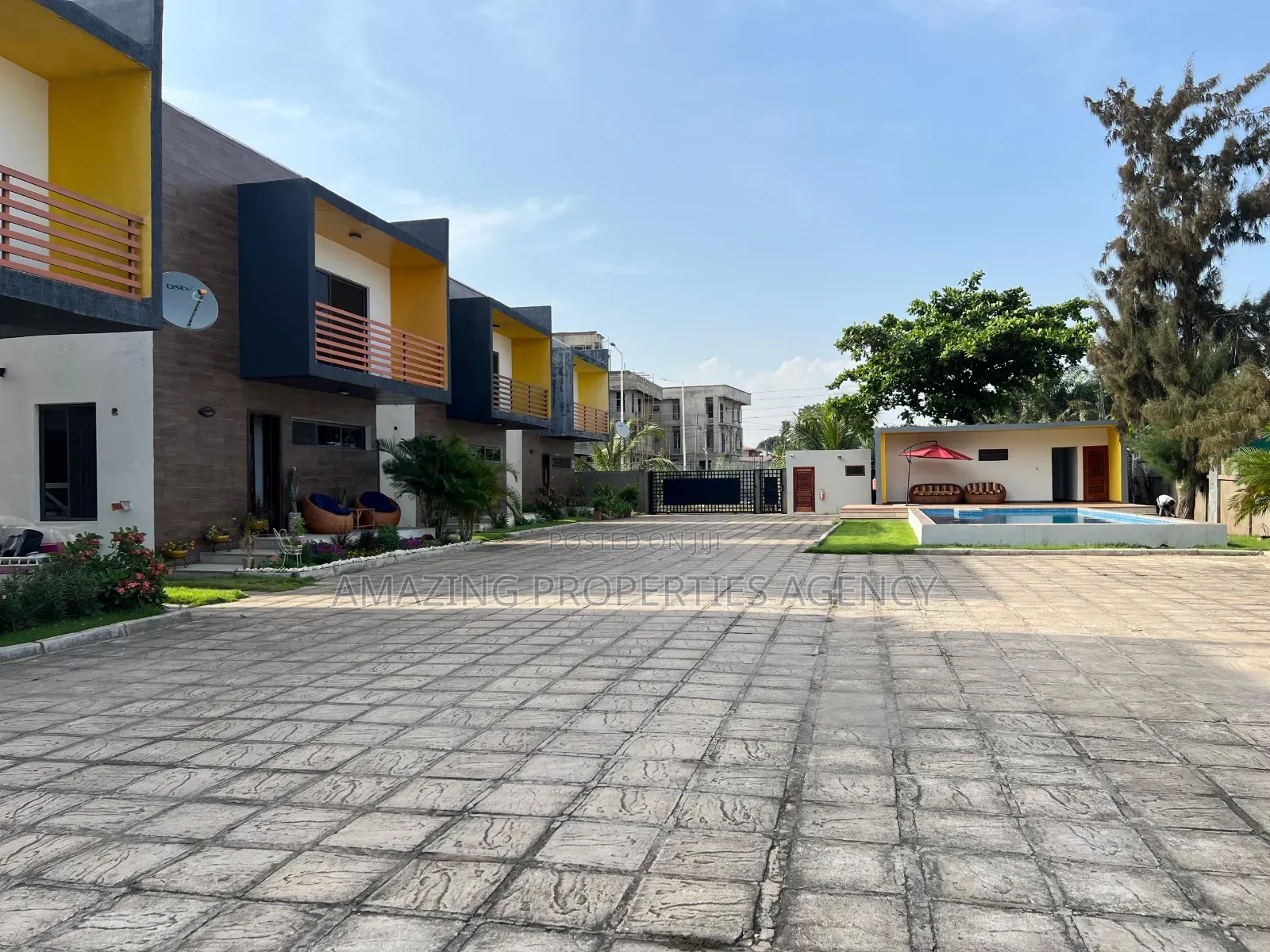 4bdrm Townhouse/Terrace in Abelemkpe for sale
