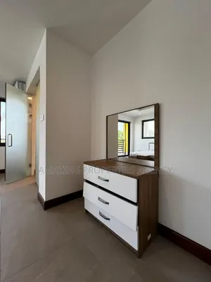 4bdrm Townhouse/Terrace in Abelemkpe for sale