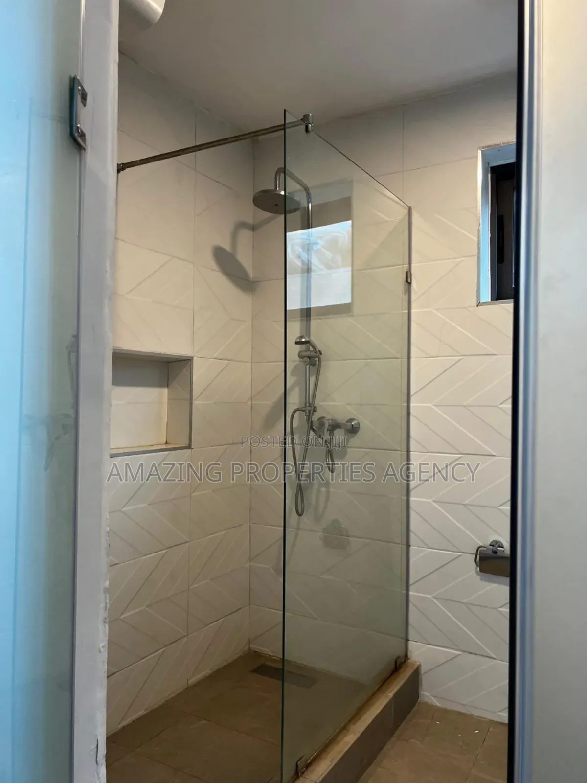 4bdrm Townhouse/Terrace in Abelemkpe for sale