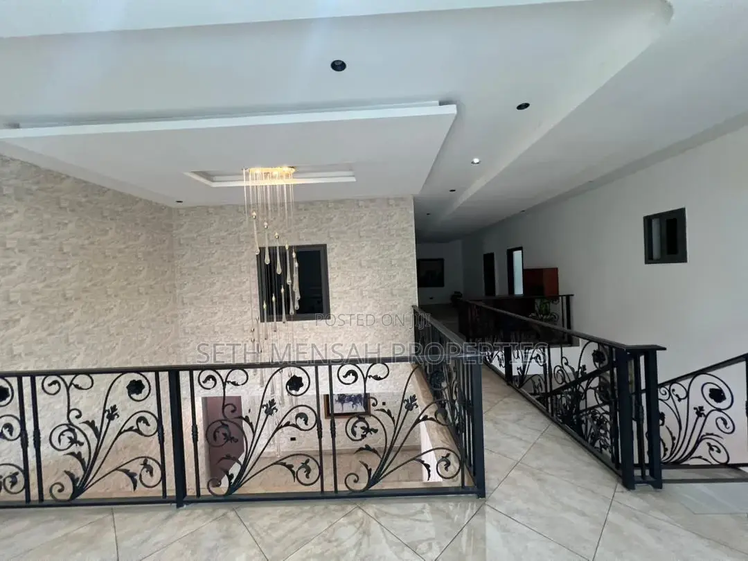 5bdrm House in Skm Property, East Legon for sale