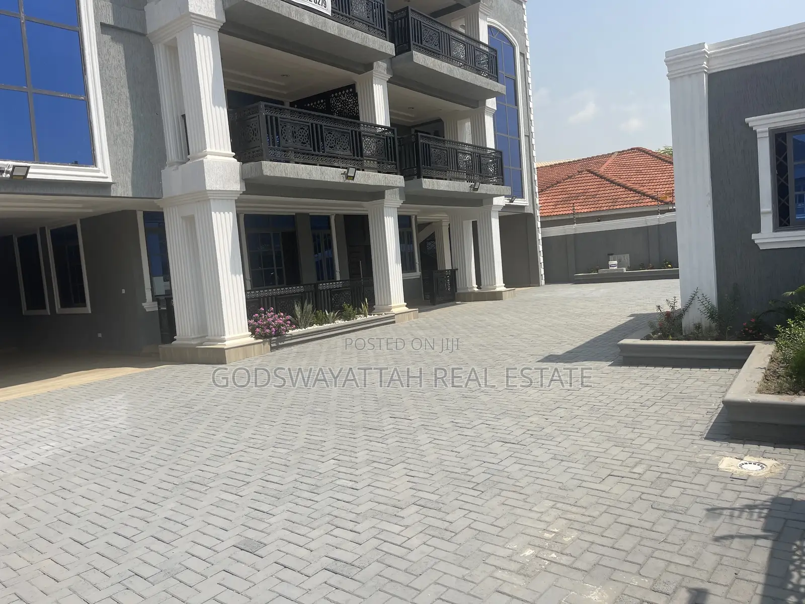 2bdrm Apartment in East London, Adjiriganor for rent