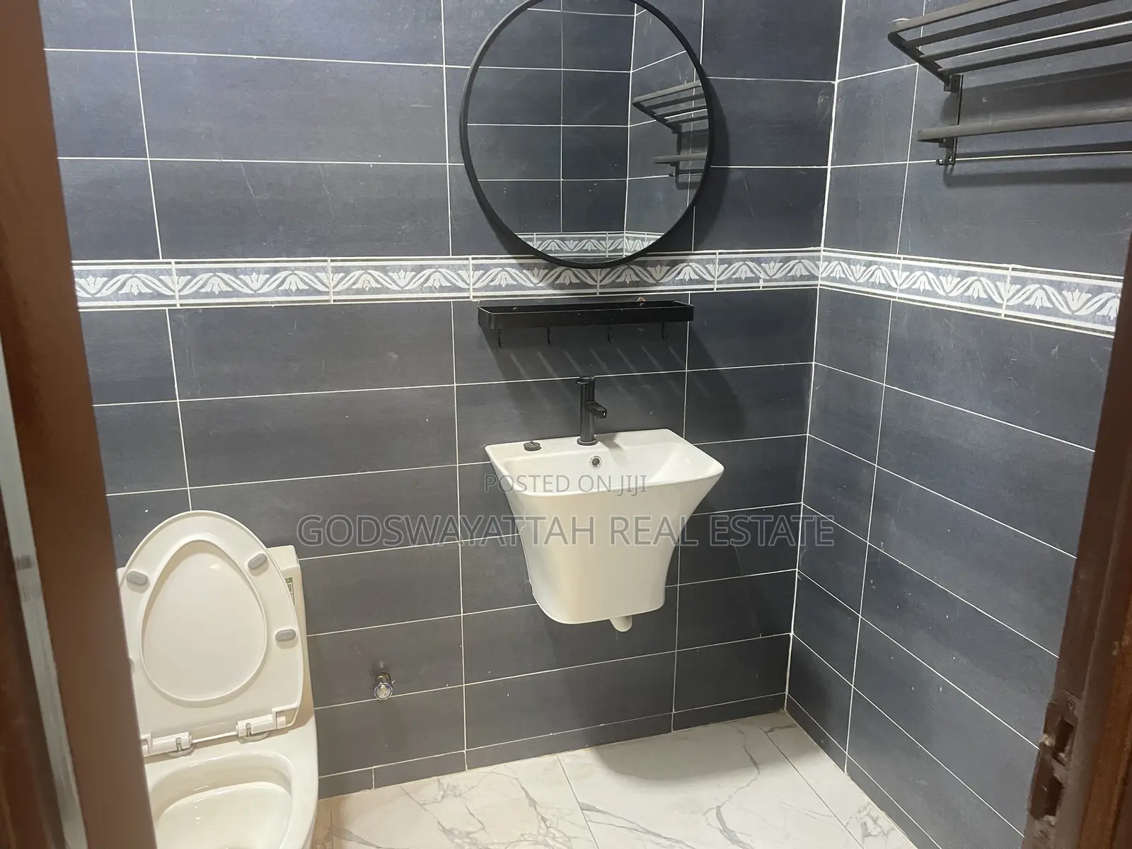 2bdrm Apartment in East London, Adjiriganor for rent