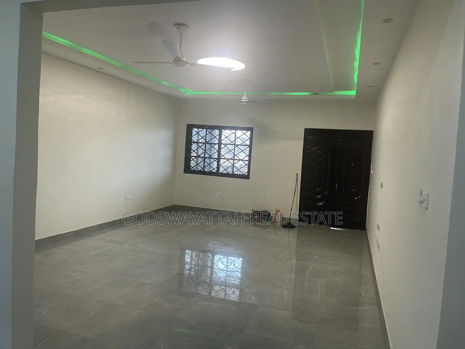 2bdrm Apartment in East London, Adjiriganor for rent