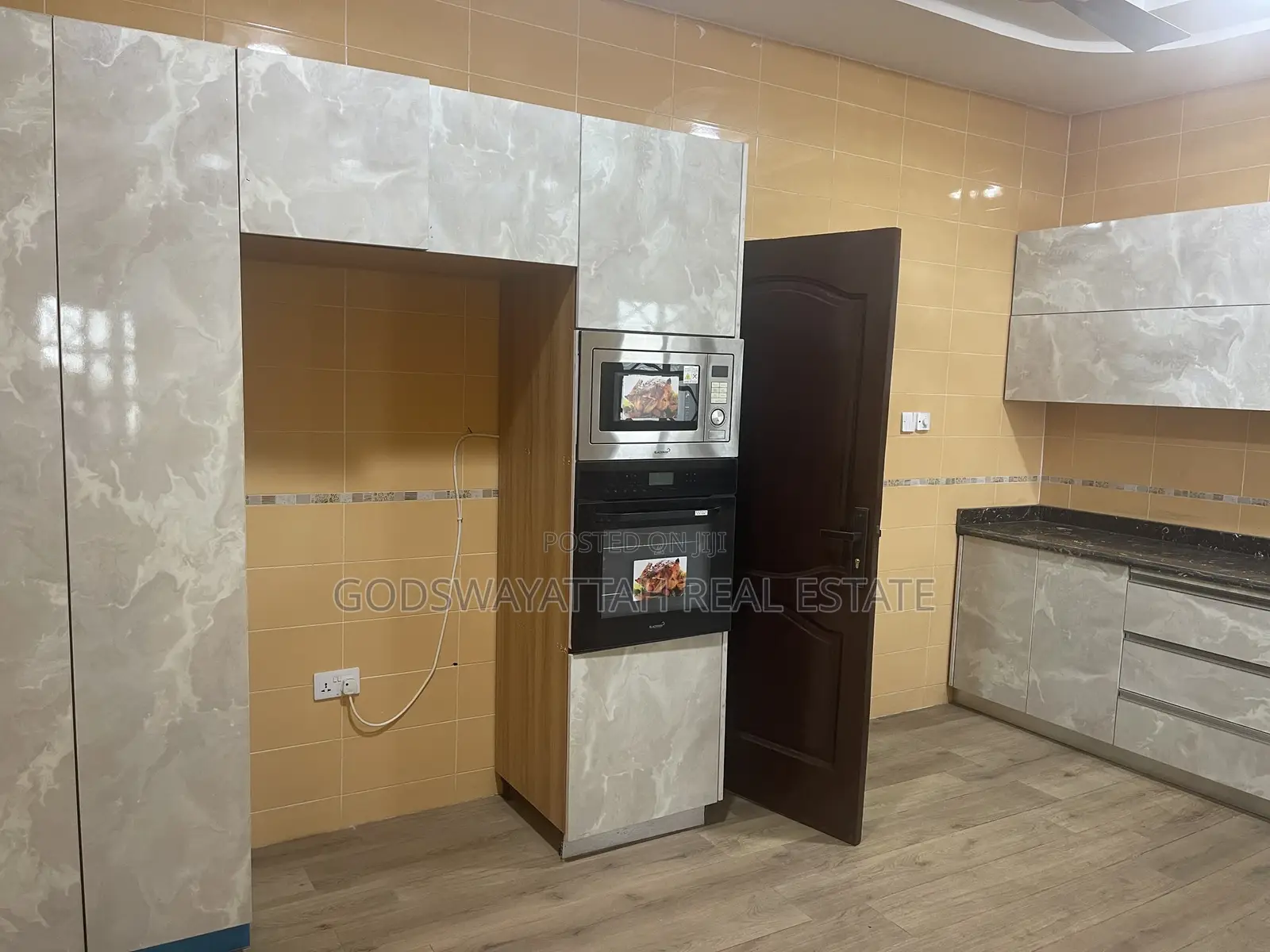 2bdrm Apartment in East London, Adjiriganor for rent