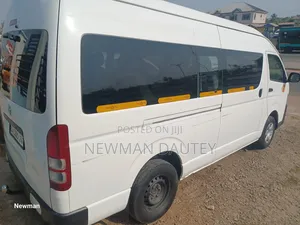 Toyota HiAce 2015 White