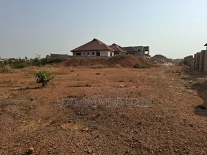 One Plot for Sale in Sokoban Kwamonma
