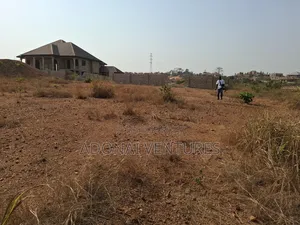 One Plot for Sale in Sokoban Kwamonma