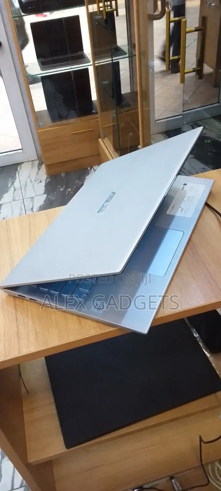 Laptop Asus VivoBook F512DA 12GB Intel Core I5 SSD 256GB