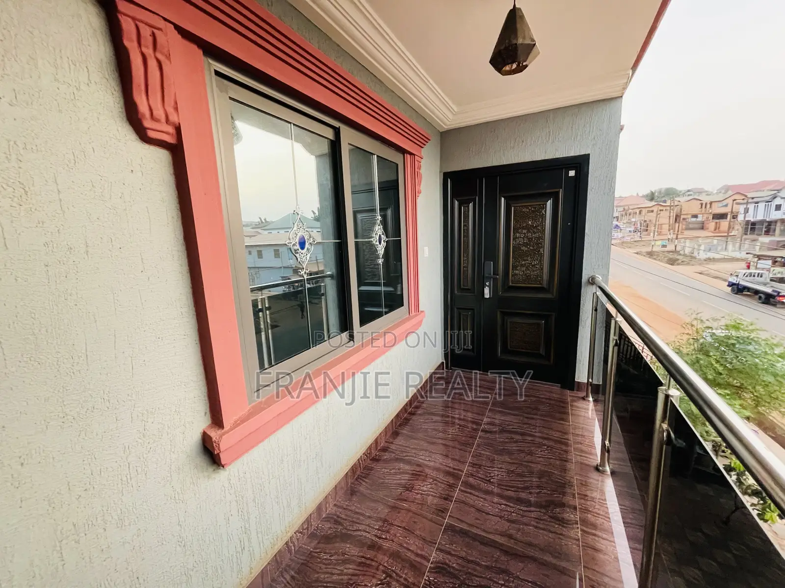 3bdrm Apartment in West Hills Mall Area for rent