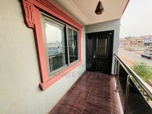 3bdrm Apartment in West Hills Mall Area for rent