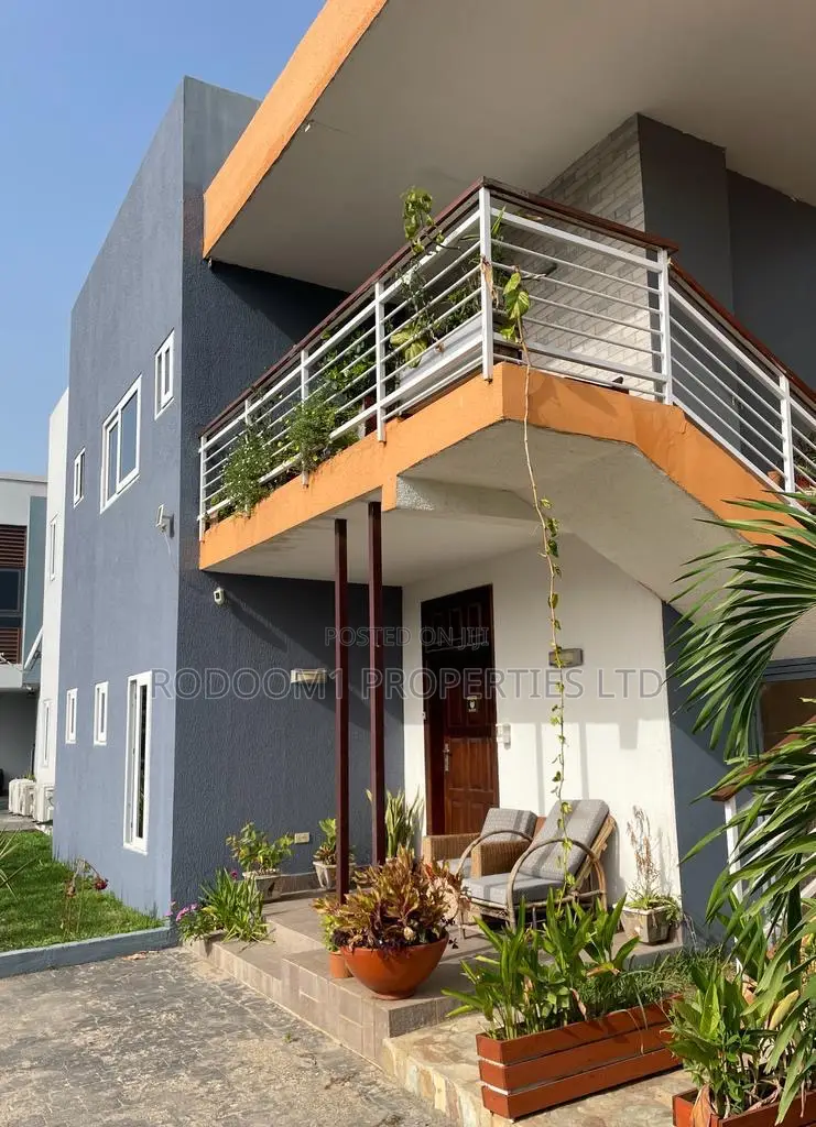 En-Suite 1 2 Bedrooms Apartments at Tesano for Short Stay
