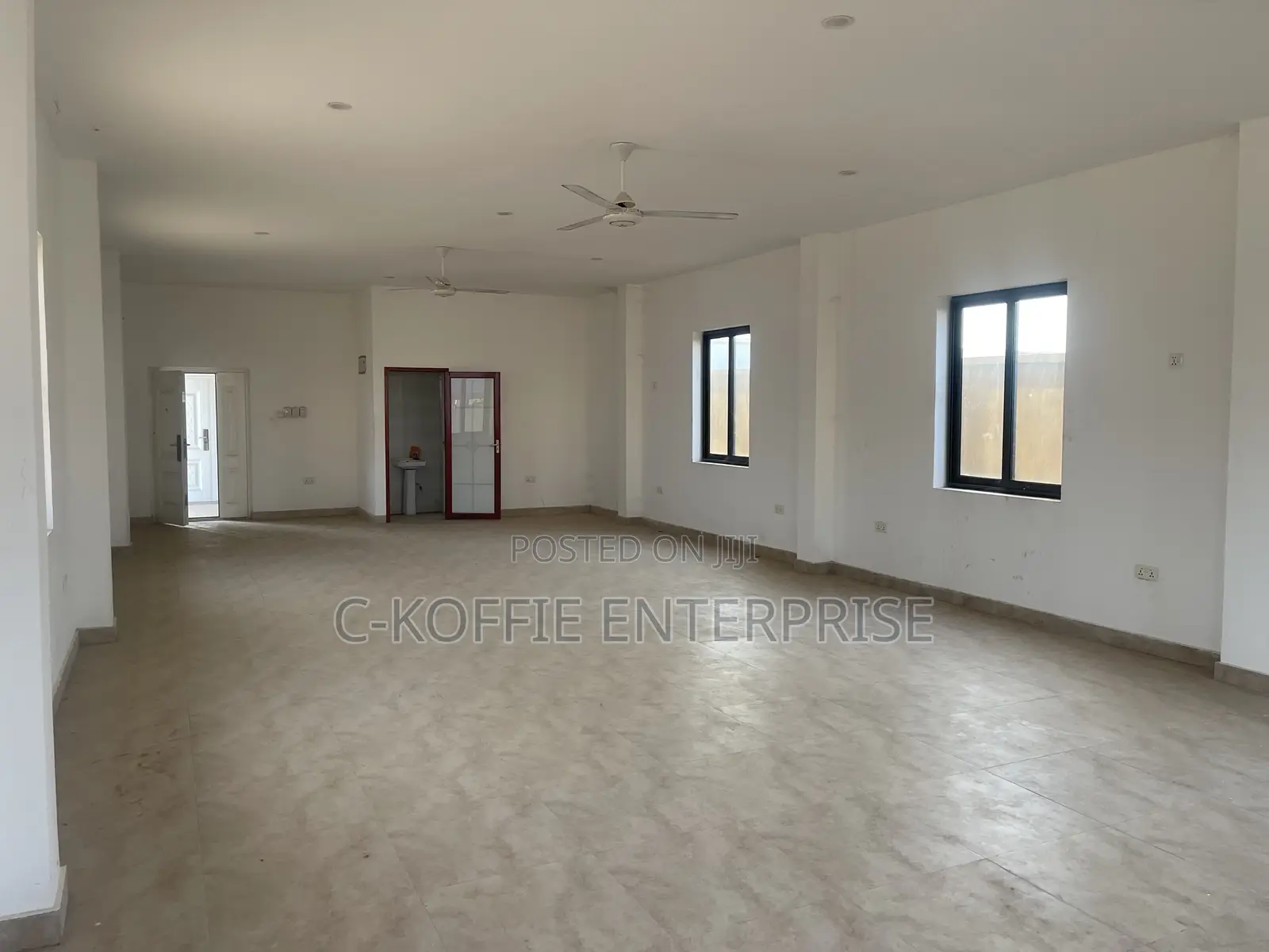 2490 SQM + Offices and Apartments at Spintex for Rent