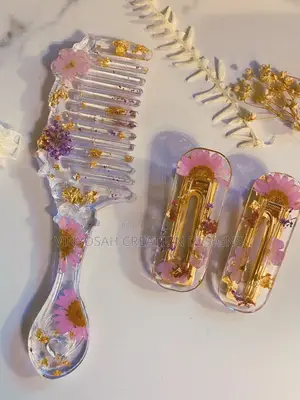 Resin Hair Comp