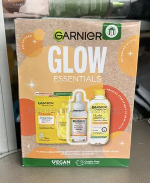 Garnier Glow Essentials Set