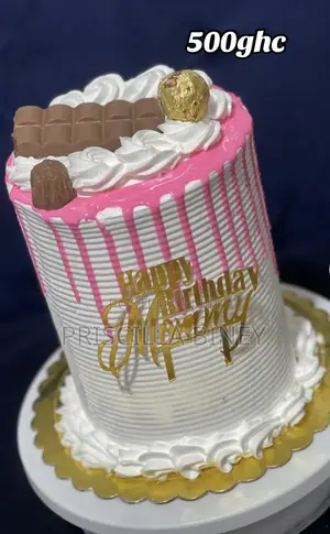 Yummy Strawberry Cream Cake