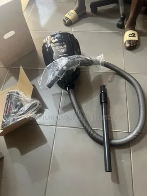 Samsung 2000w Black Bagless Vaccum Cleaner Vcc4570s4k