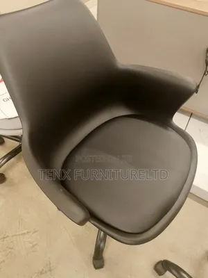 Swivel Office Chair (Black)