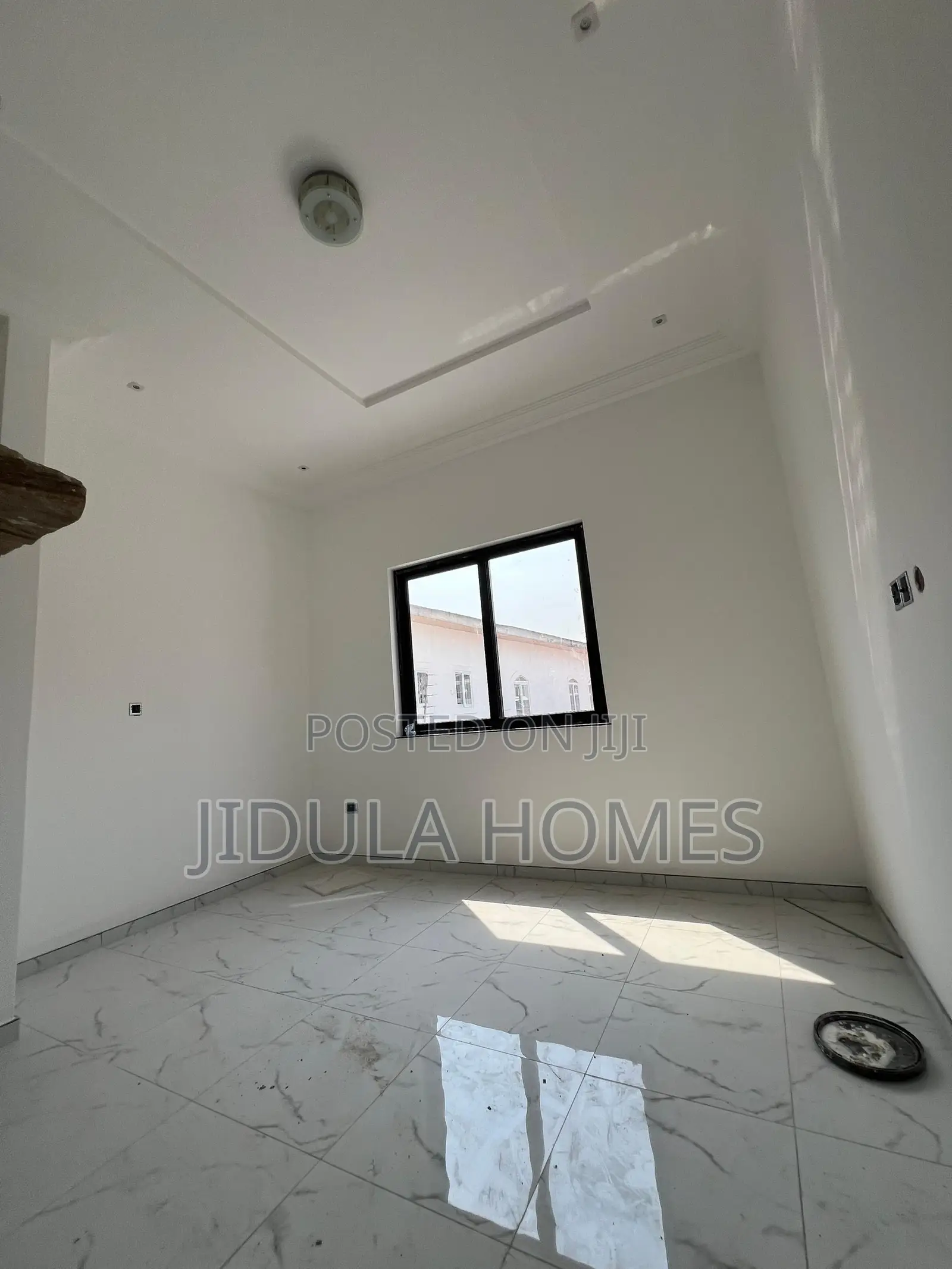 5bdrm Mansion in East Legon for sale