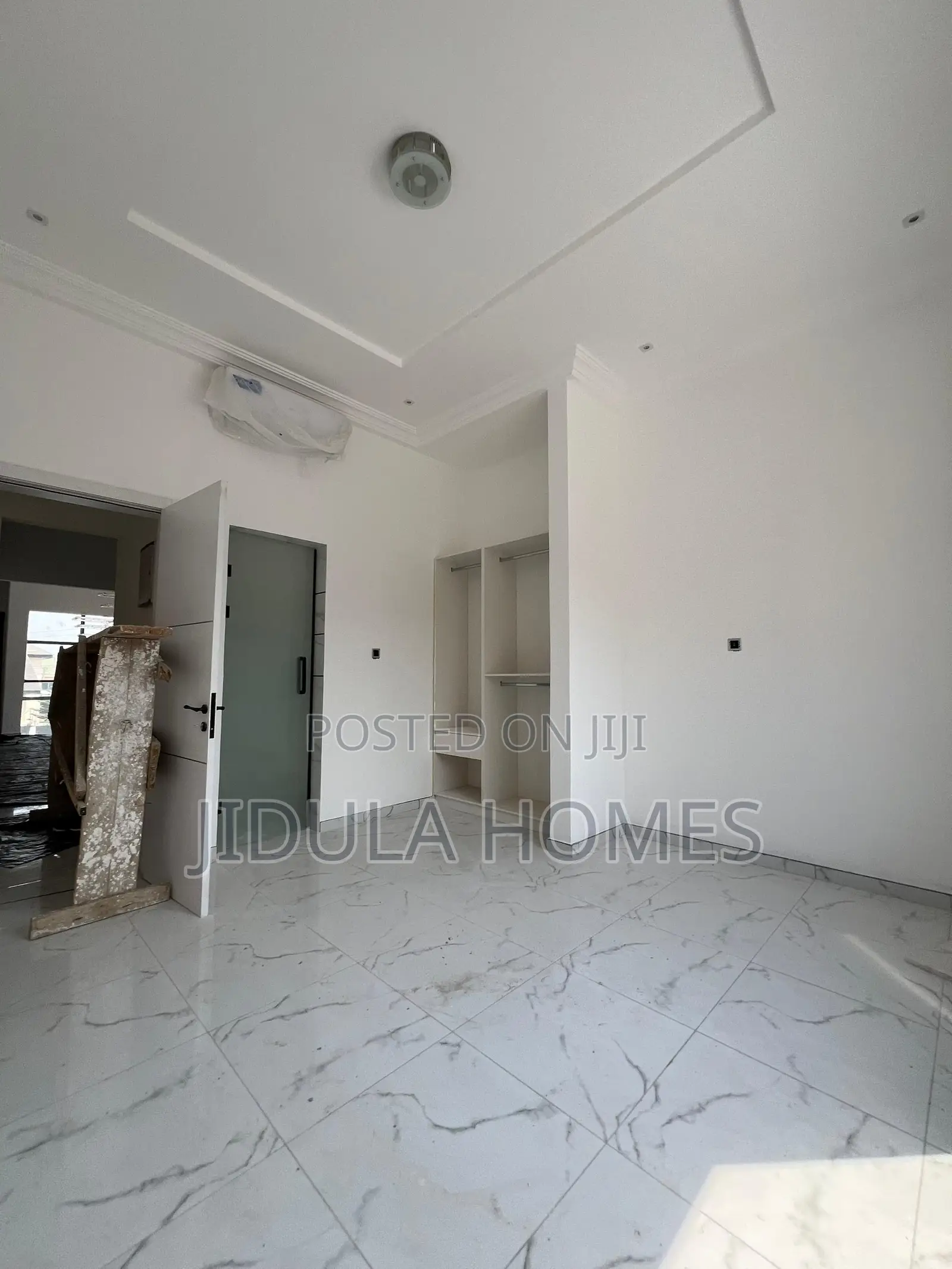 5bdrm Mansion in East Legon for sale
