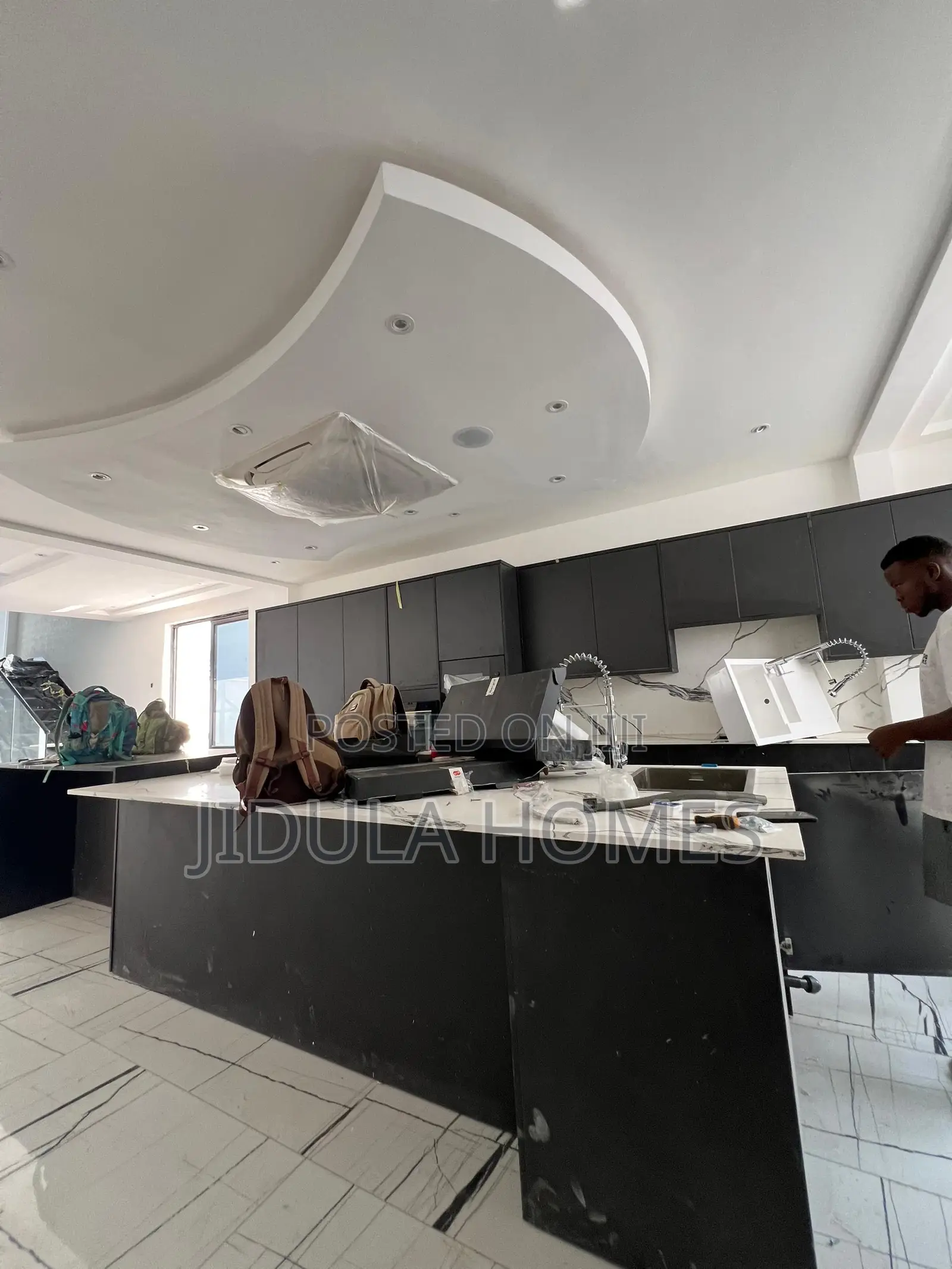 5bdrm Mansion in East Legon for sale