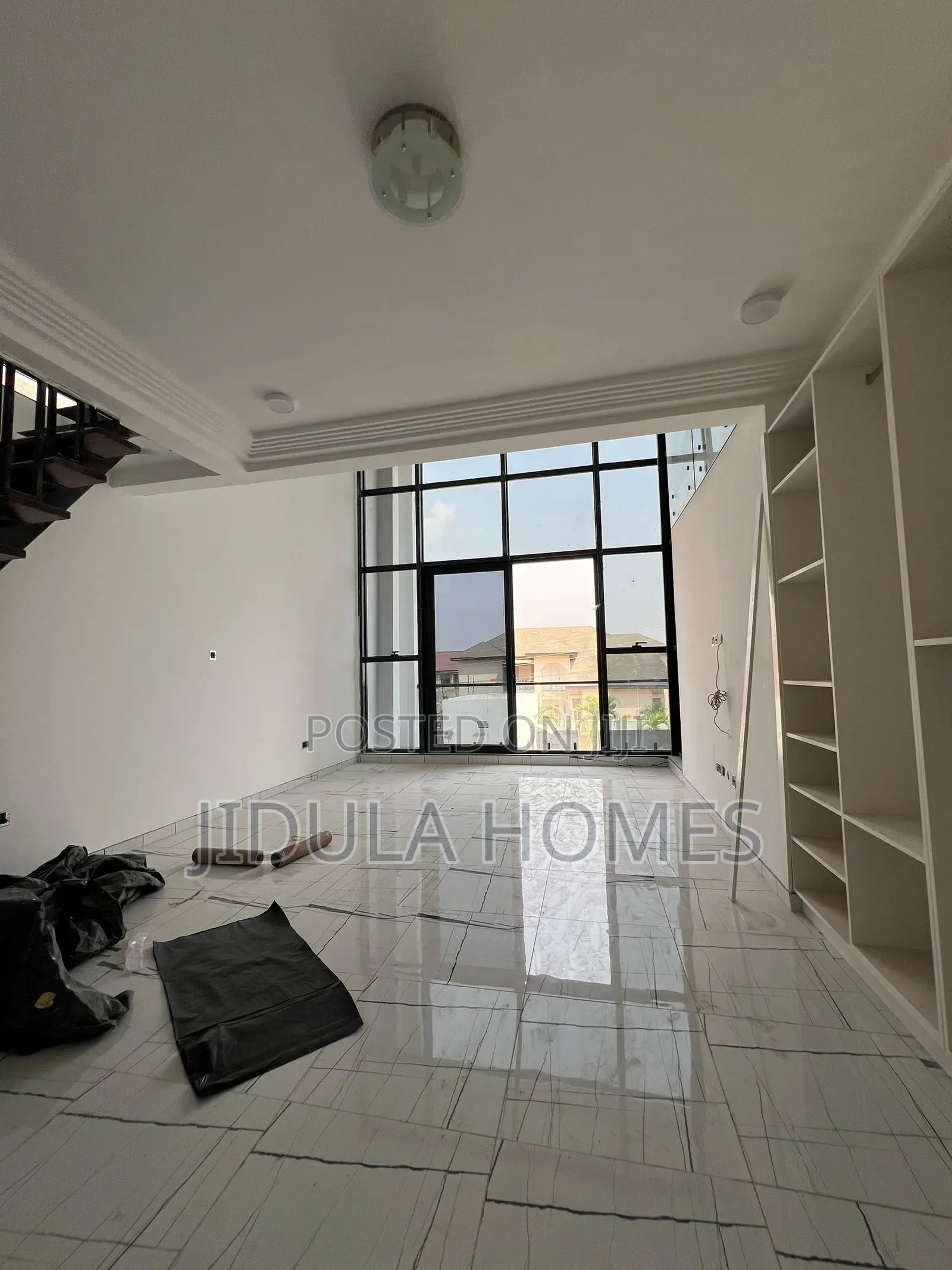 5bdrm Mansion in East Legon for sale