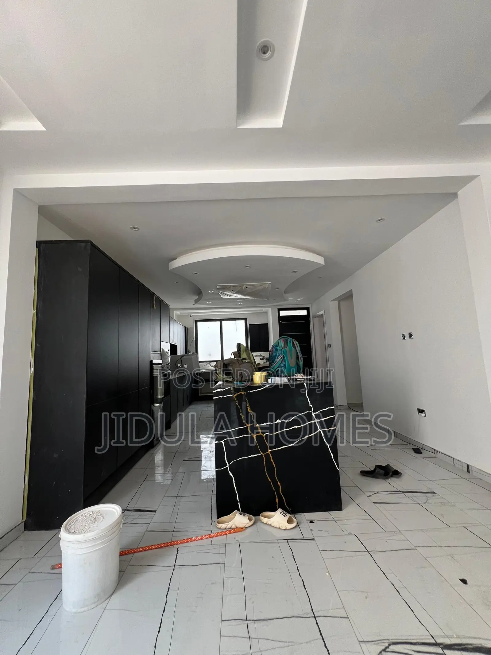 5bdrm Mansion in East Legon for sale