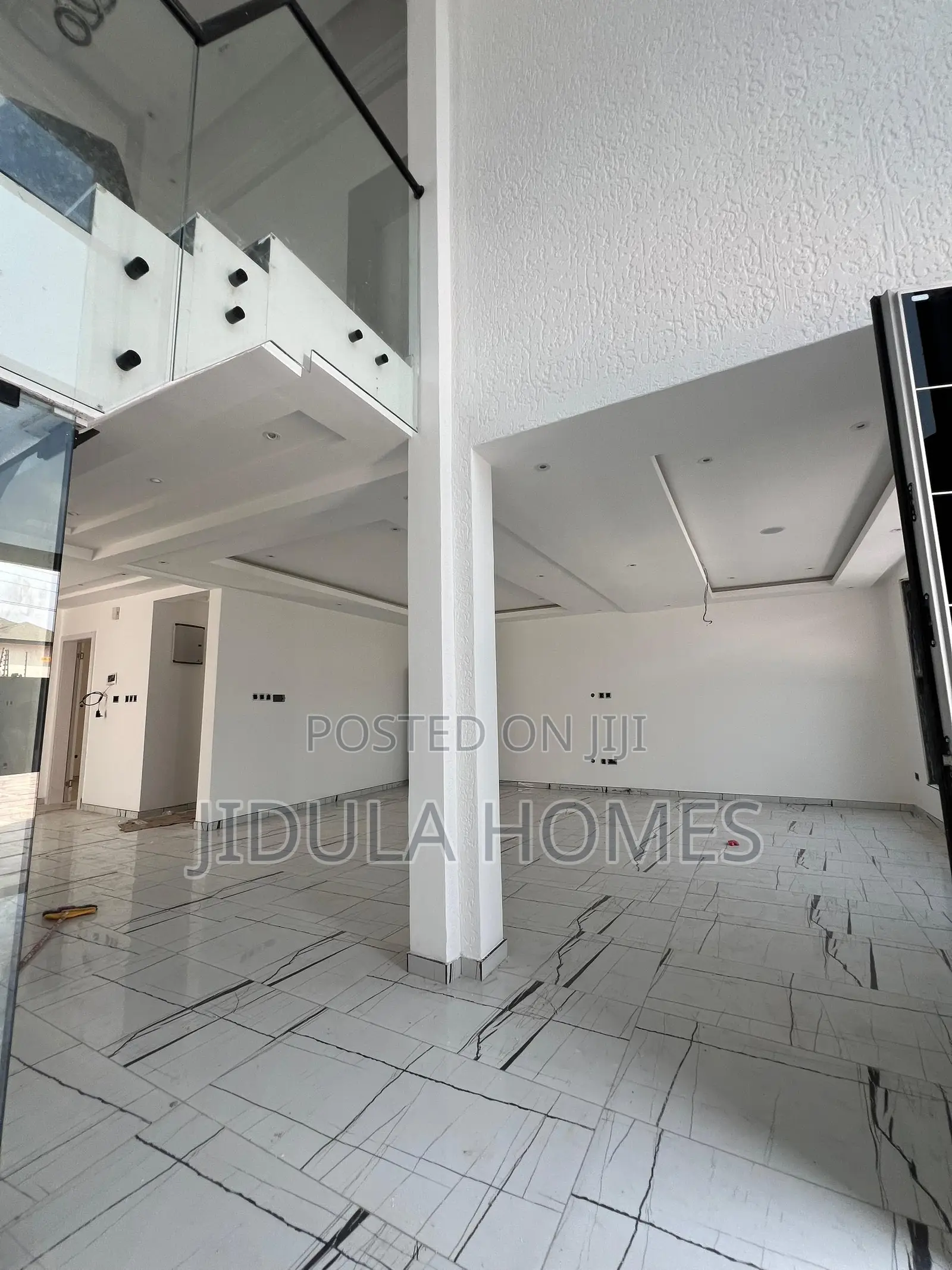 5bdrm Mansion in East Legon for sale